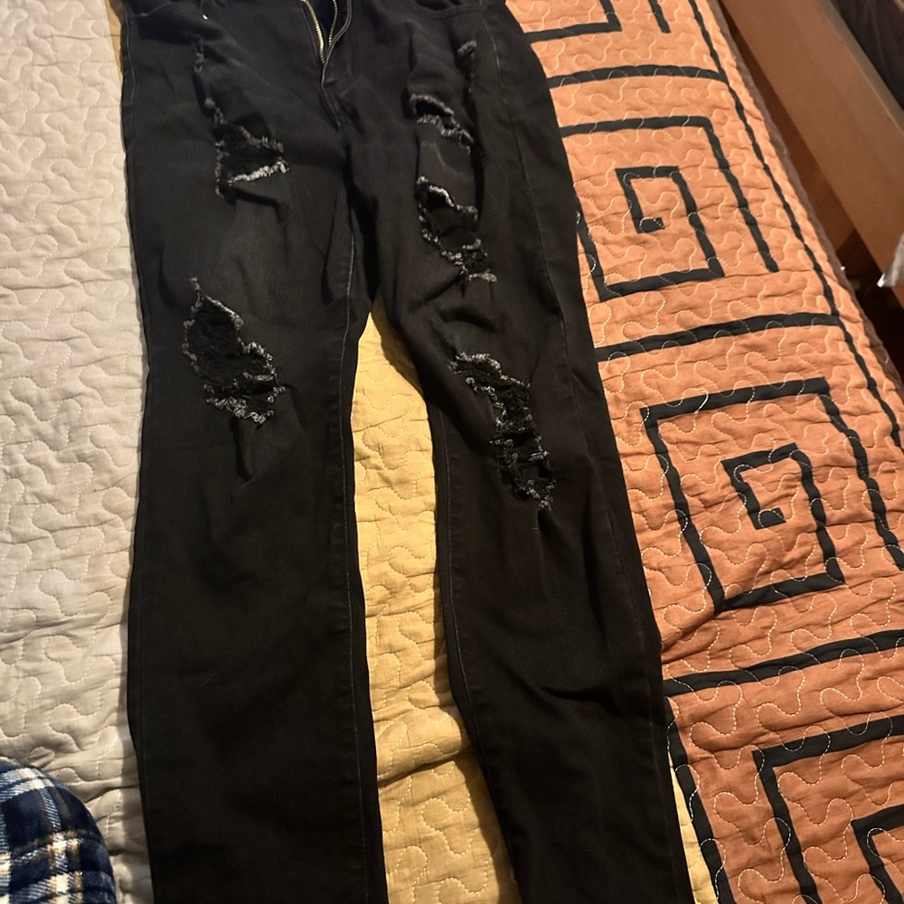 SHEIN Black Skinny Jeans with Distressed Detailing